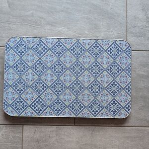 Vintage Blue and White Geometric Tv Tray